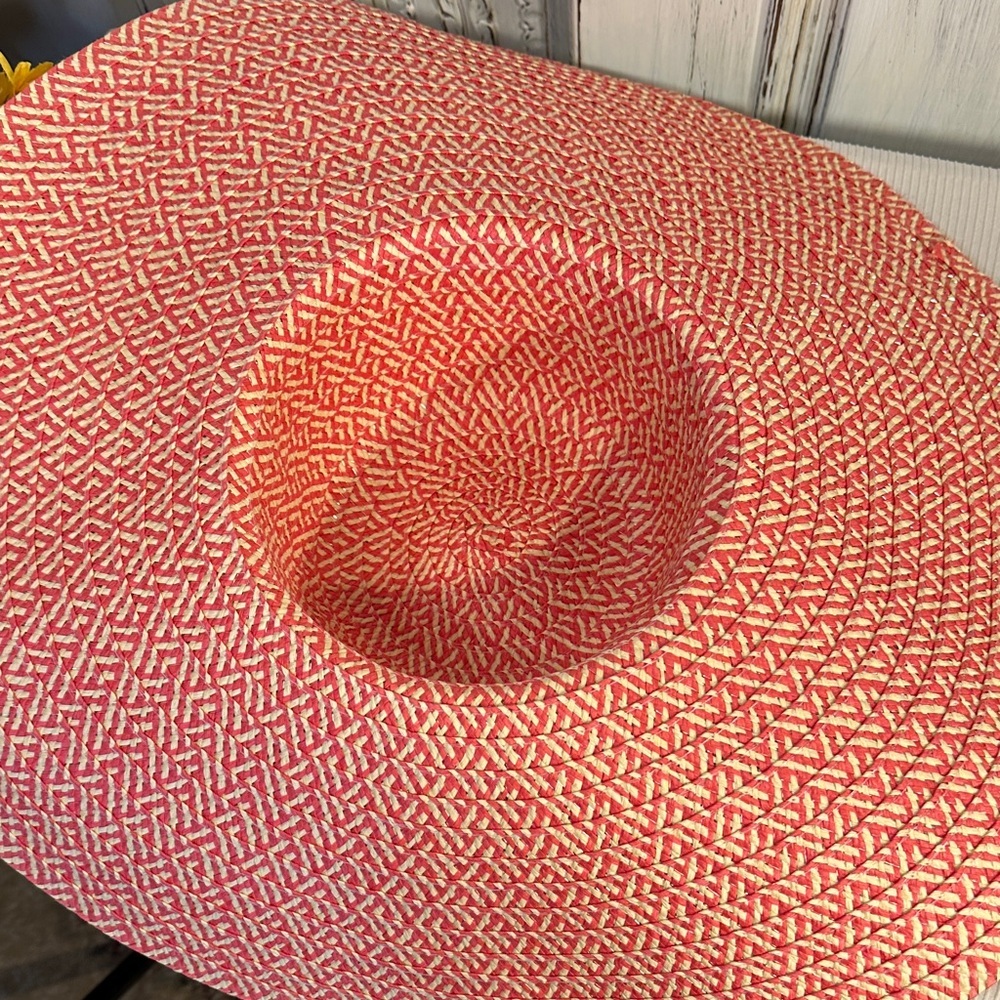 Oversized Stylish Coral Red and Cream Wide Brim Vacation Hat - Picture 5 of 5